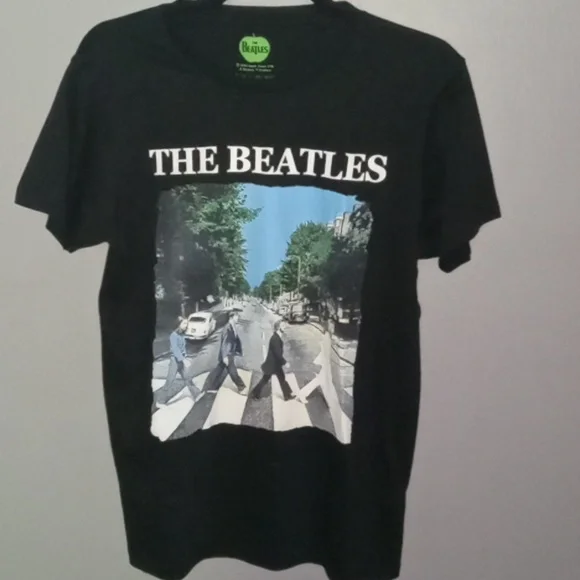 💎 🖤💜NWOT The Beatles Black Short Sleeve Tee Shirt Small - Picture 2 of 3
